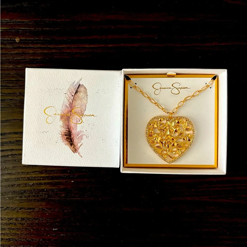 NEW Jessica Simpson Gold Heart Pendant Necklace